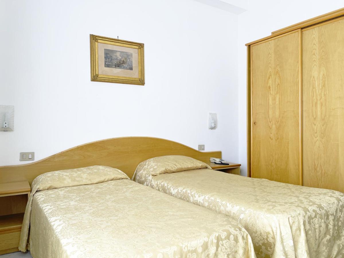 Hotel Reginella Сант-Агата-суи-Дуэ-Гольфи Экстерьер фото