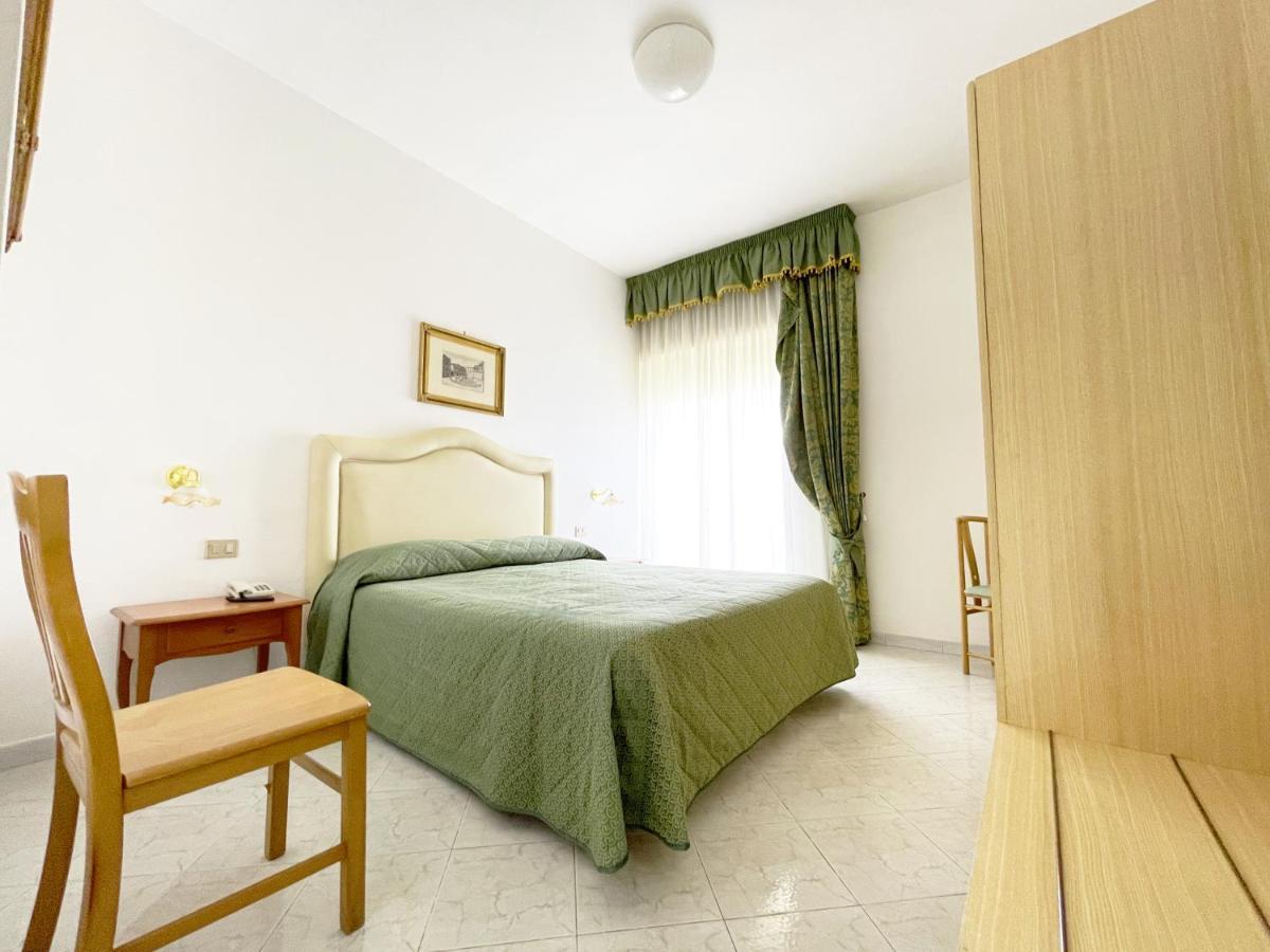 Hotel Reginella Сант-Агата-суи-Дуэ-Гольфи Экстерьер фото