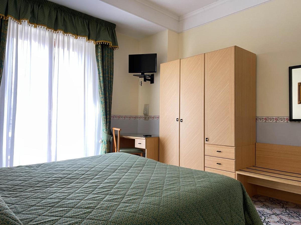 Hotel Reginella Сант-Агата-суи-Дуэ-Гольфи Экстерьер фото