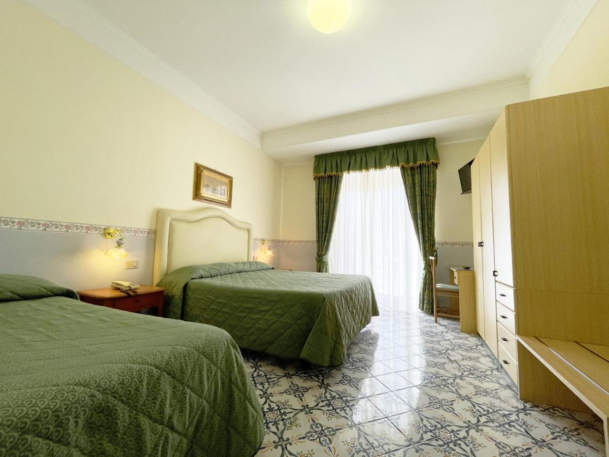 Hotel Reginella Сант-Агата-суи-Дуэ-Гольфи Экстерьер фото