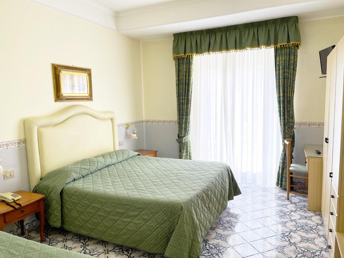 Hotel Reginella Сант-Агата-суи-Дуэ-Гольфи Экстерьер фото