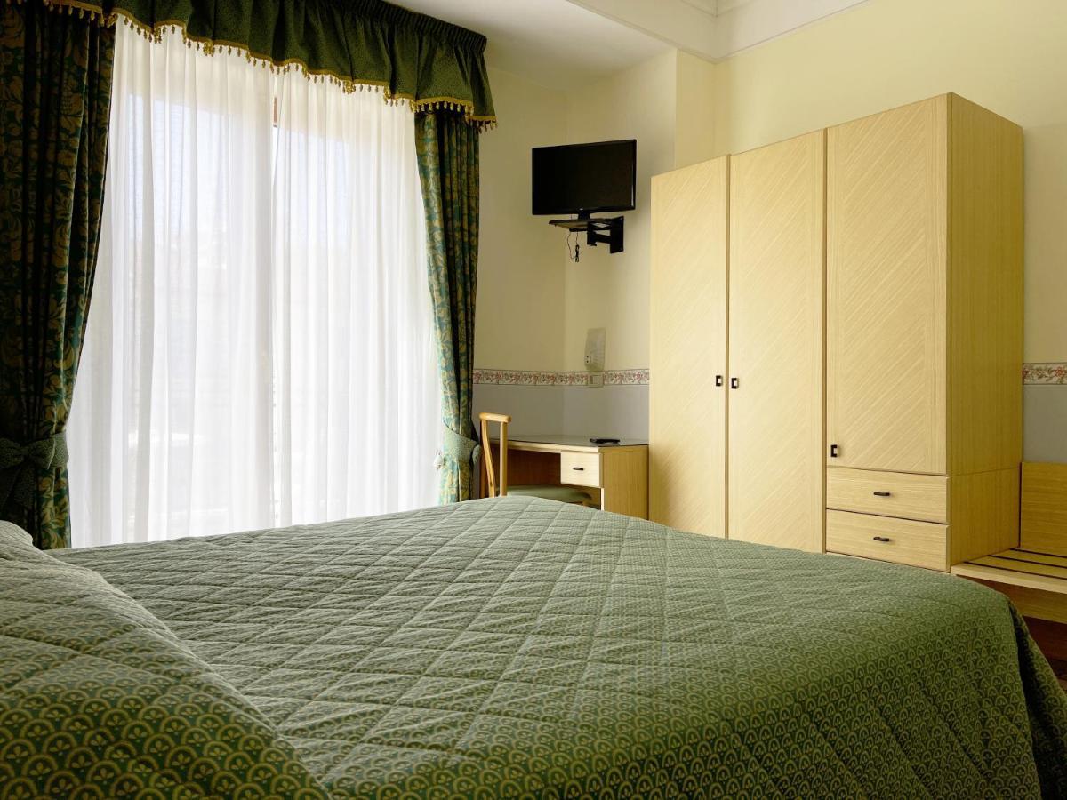 Hotel Reginella Сант-Агата-суи-Дуэ-Гольфи Экстерьер фото