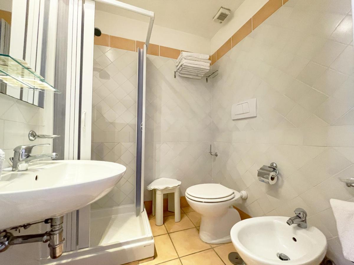 Hotel Reginella Сант-Агата-суи-Дуэ-Гольфи Экстерьер фото