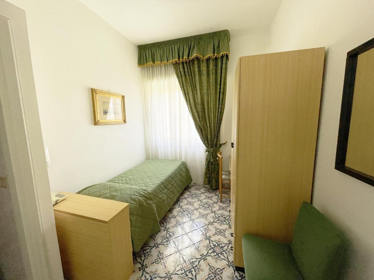 Hotel Reginella Сант-Агата-суи-Дуэ-Гольфи Экстерьер фото