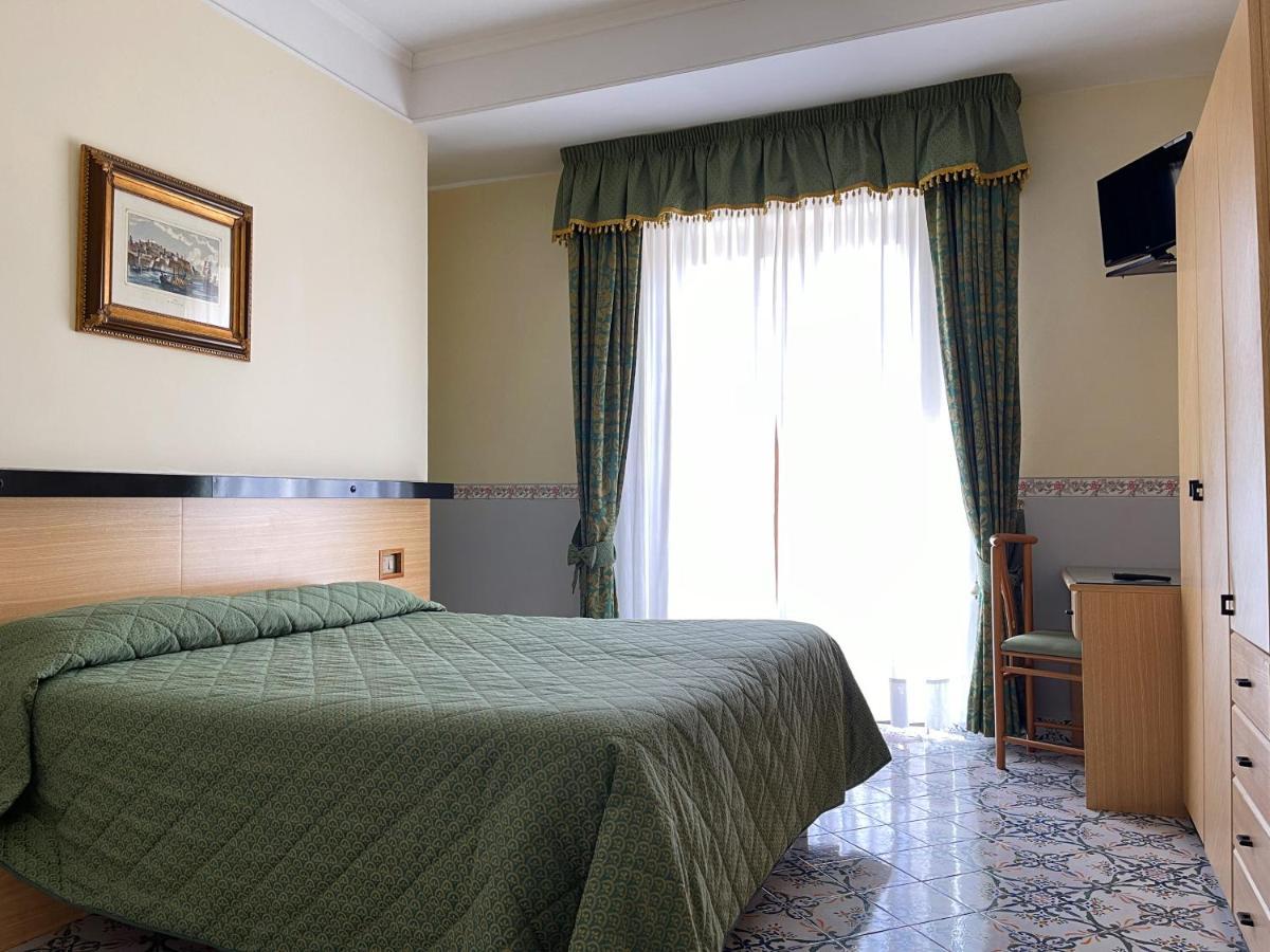 Hotel Reginella Сант-Агата-суи-Дуэ-Гольфи Экстерьер фото