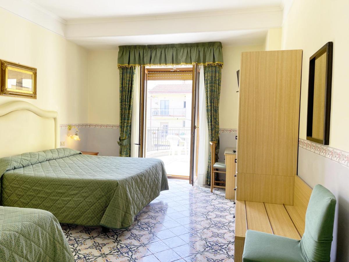 Hotel Reginella Сант-Агата-суи-Дуэ-Гольфи Экстерьер фото