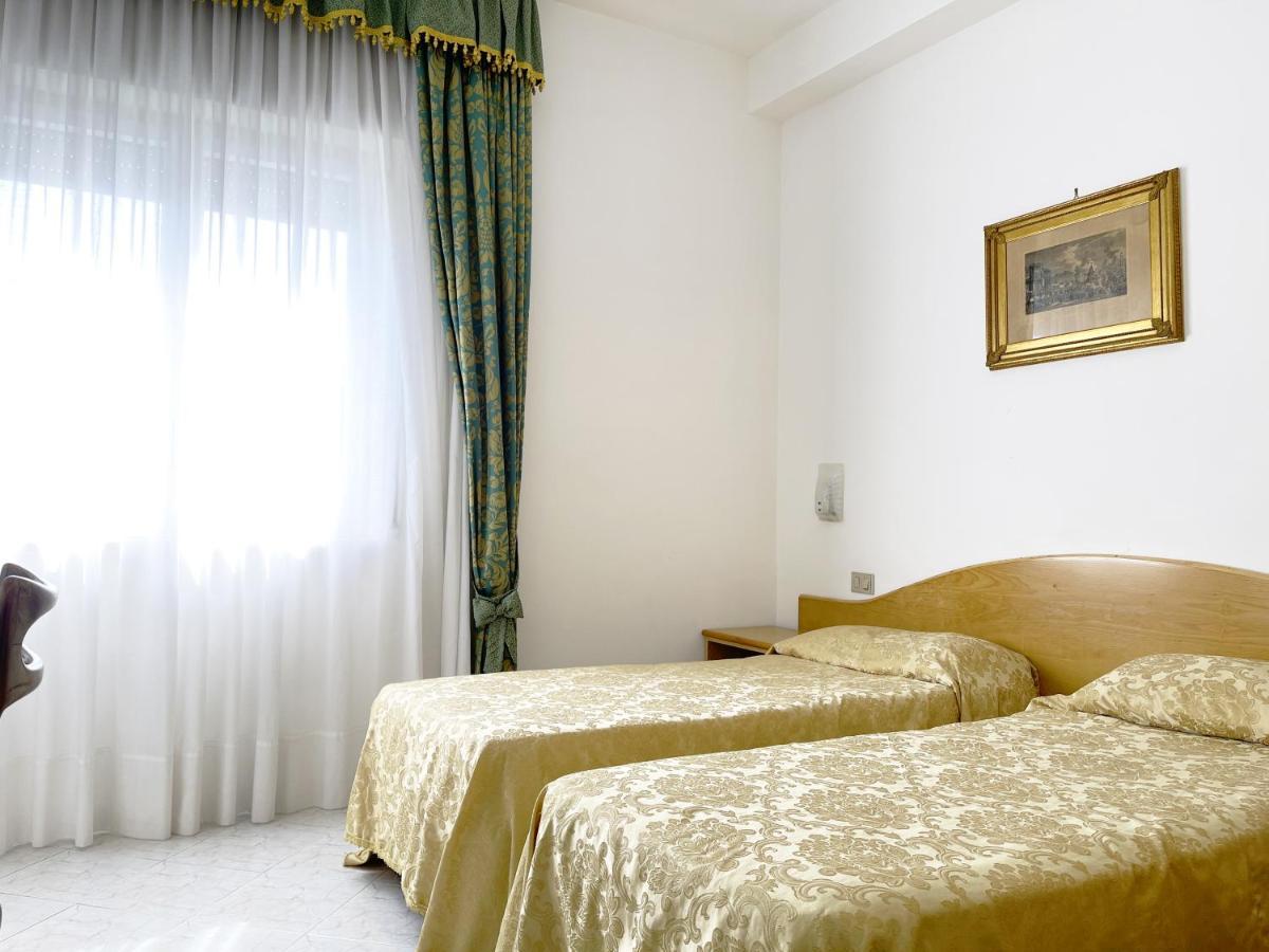 Hotel Reginella Сант-Агата-суи-Дуэ-Гольфи Экстерьер фото