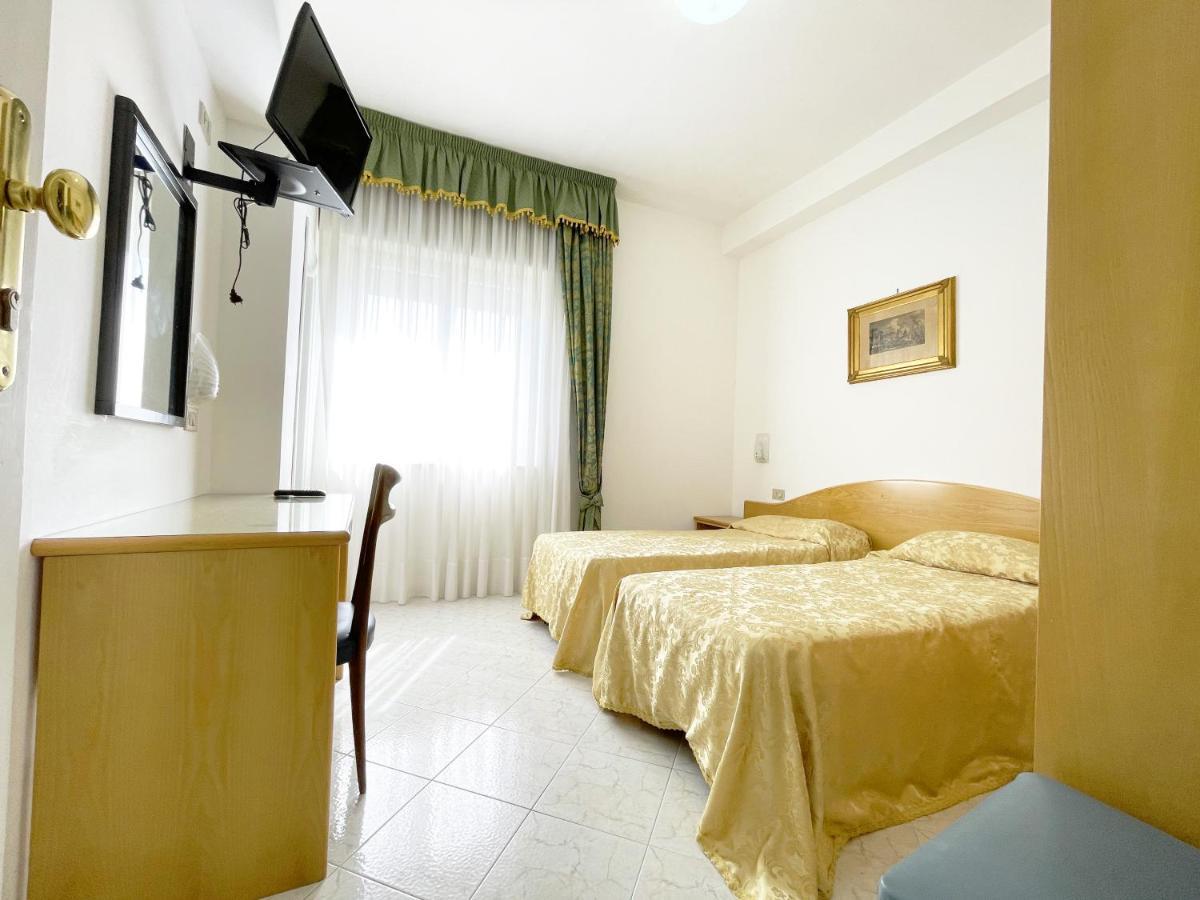 Hotel Reginella Сант-Агата-суи-Дуэ-Гольфи Экстерьер фото