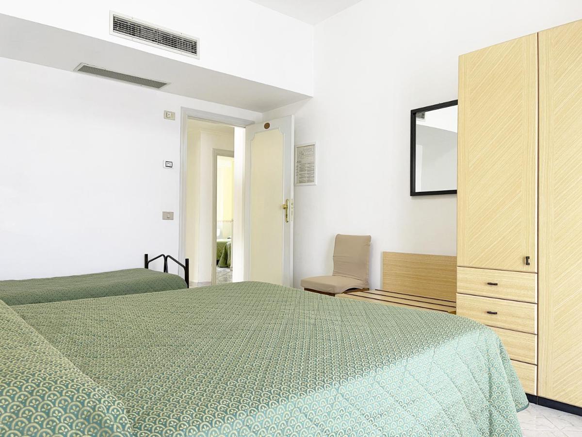 Hotel Reginella Сант-Агата-суи-Дуэ-Гольфи Экстерьер фото