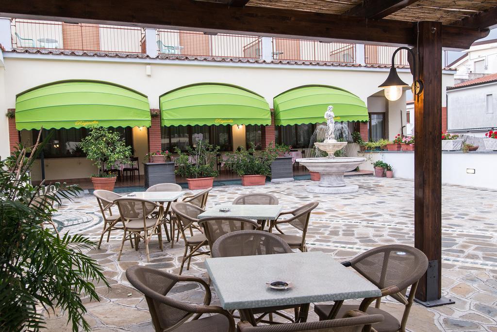 Hotel Reginella Сант-Агата-суи-Дуэ-Гольфи Экстерьер фото